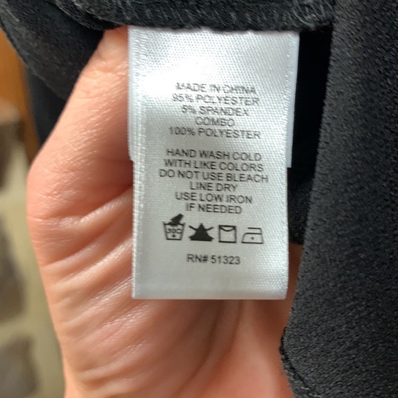 CeCe Black Long Sleeve Color Block Pleated Collar Top size small - Picture 13 of 13